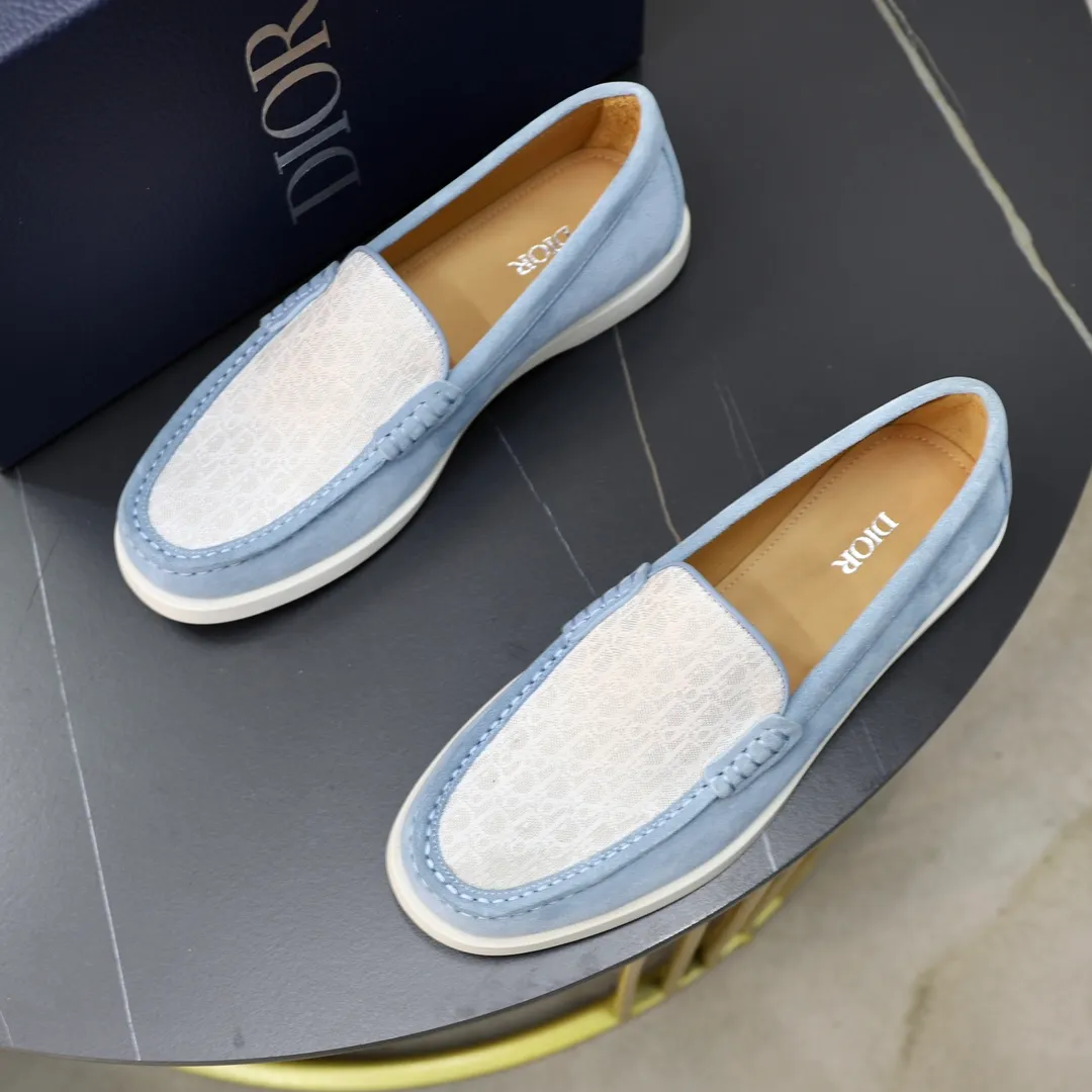 Ex-factory price: 540🙅‍♂️🙅‍♂️🙅‍♂️ Brand: Dior DIOR Standard code: Men's code 38/44 (45 can be customized) Grade: Same as the official website Material: Original cowhide stitching, cowhide lining, original TPU wear-resistant soft outsole Style categories: Leisure and sports version, footwear for driving, young fashion, European and American trends, British style Color: actual picture color